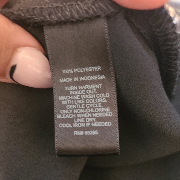 Express Semi Sheer Blouse Button Front Roll Tab Sleeve Hi Lo Hem Black & Gold MD - Picture 3 of 5